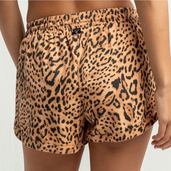 Billabong cheetah print shorts - Picture 2 of 6